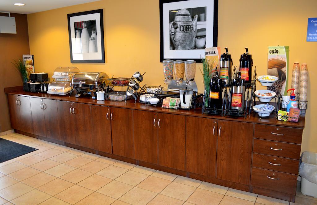 Microtel Inn And Suites By Wyndham Rawlins Extérieur photo